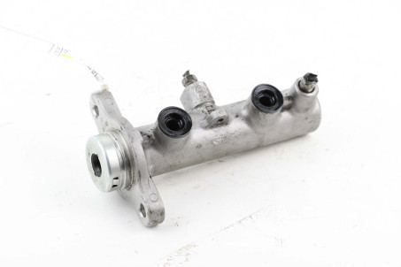 Циліндр гальмівний головний Subaru Forester (SG) 2002-2008 26401AC191 (417)