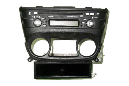 Магнітофон 00-03 Nissan Almera (N16) 2000-2006 28113BN820 (621)