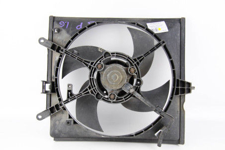Дифузор з вентилятором радіатора 1.6 Mitsubishi Space Star 1998-2005 MR340870 (866)