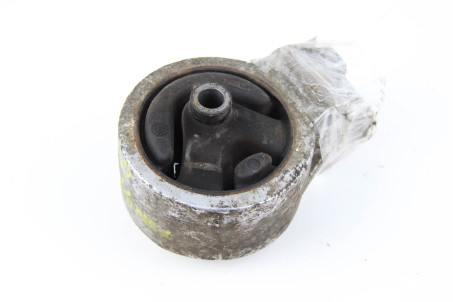 Подушка мотора левая 1.6 МКПП Mitsubishi Space Star 1998-2005 MR197068 (944)