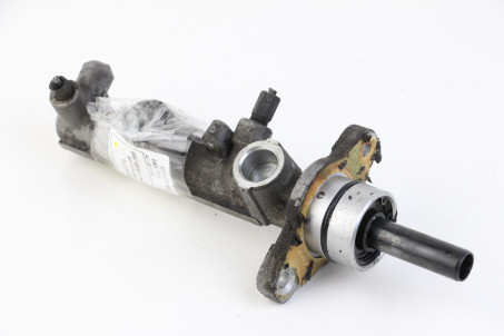 Циліндр гальмівний головний Toyota RAV-4 II 2000-2005 4720142270 (1241)