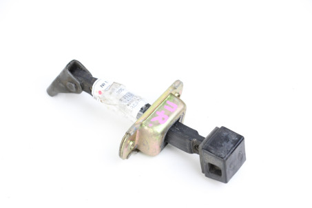 Ограничитель двери передний правый Mitsubishi Grandis 2004-2010 MR959619 (1543)