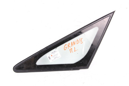 Стекло в кузов переднее левое треугольник Mitsubishi Grandis 2004-2010 MR957569 (1565)