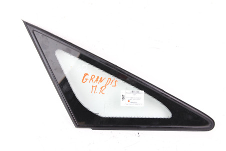 Скло в кузов переднє праве трикутник Mitsubishi Grandis 2004-2010 MR957570 (1567)