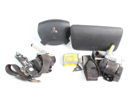 Подушки безпеки комплект Mitsubishi Space Star 1998-2005 MR587815 (2912)