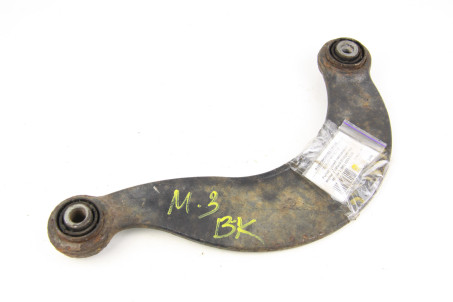 Важіль задній поперечний верхній (півмісяць) лівий Mazda 3 (BK) 2003-2008 BP4K28C10B (3456)