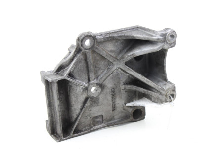 Кронштейн кріплення компресора А / С 2.4 Mitsubishi Galant (DJ) 2003-2012 MN134179 (4076)