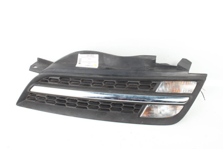 Решітка радіатора ліва 05-07 Nissan Micra (K12) 2002-2011 62330BC41A (4453)