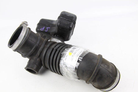 Патрубок воздушного фильтра 1.6 Mitsubishi Space Star 1998-2005 MR235321 (4836)