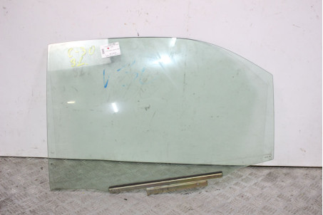 Стекло двери заднее левое Toyota Camry 30 (XV30) 2001-2006 6811433140 (5069)