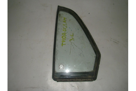 Скло двері задньої лівої (кватирка) седан Nissan Tiida (C11) 2007-2013 82263EL400 (5161)