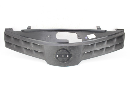 Решітка радіатора дефект не оригінал -10 Nissan Note (E11) 2006-2013  (6032)