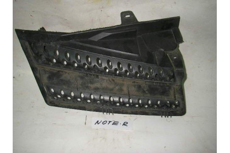 Решітка радіатора RH Note E11 05-08 Nissan Другие модели  (6051)