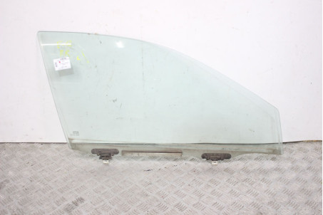 Скло двері переднє праве Toyota Corolla E12 (E120) 2000-2006 681011A490 (6210)