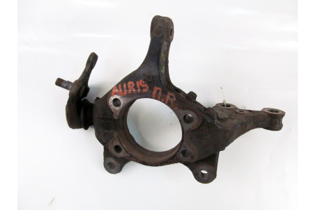 Кулак поворотний правий під ABS Toyota Auris 2006-2012 4321102170 (6891)