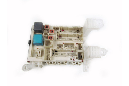 Блок предохранителей сервис Toyota Auris 2006-2012 8273002120 (7068)