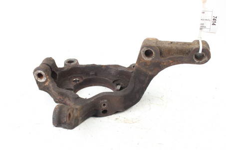 Кулак поворотний правий під ABS Nissan Qashqai (J10) 2007-2014 40014JD000 (7414)