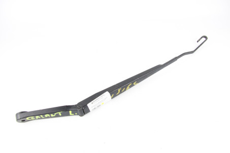 Держатель дворника левый Mitsubishi Galant (DJ) 2003-2012 MR971986 (8672)