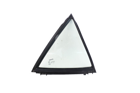 Скло двері задньої правої (кватирка) Toyota Corolla E16 (E160) 2013-2018 6812302330 (8891)