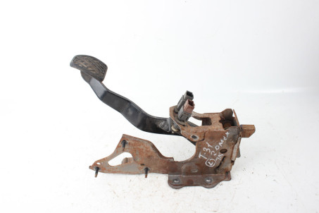 Педаль тормоза МКПП Nissan X-Trail (T31) 2007-2012 46501JG400 (10615)