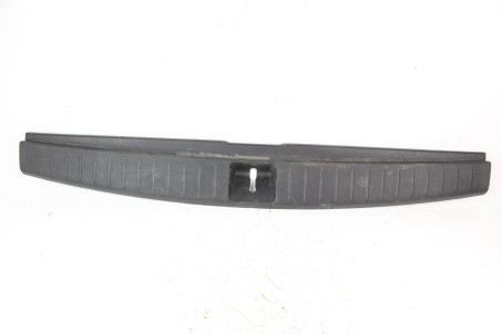 Накладка замка багажника пластик Subaru Outback (BP) 2003-2009 95073AG000 (10785)