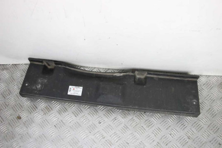 Накладка замку багажника пластик Toyota Corolla E12 (E120) 2000-2006 5838702040 (10810)