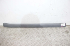 Накладка замку багажника пластик Toyota RAV-4 II 2000-2005 5838742020B0 (10816)