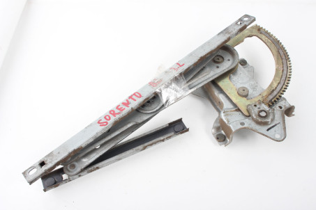 Склопідйомник задній лівий електро (без моторчика) Kia Sorento (BL) 2002–2009 834033E000 (10966)