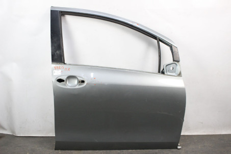 Дверь передняя правая Toyota Yaris 2005-2011 670010D170 (13644)