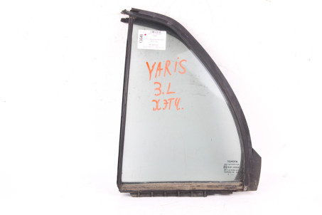 Скло двері задньої лівої (кватирка) Toyota Yaris 2005-2011 6812452130 (13648)