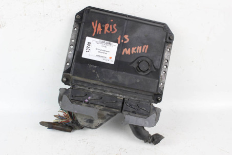 Блок управления двигателем Toyota Yaris 2005-2011 896610D310 (13740)