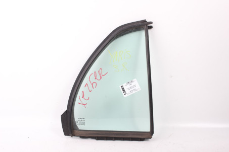 Скло двері задньої правої (кватирка) Toyota Yaris 2005-2011 6812352130 (13863)