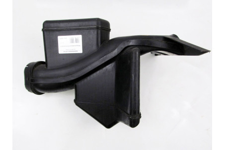 Повітрозабірник Mitsubishi Grandis 2004-2010 MN110585 (13879)