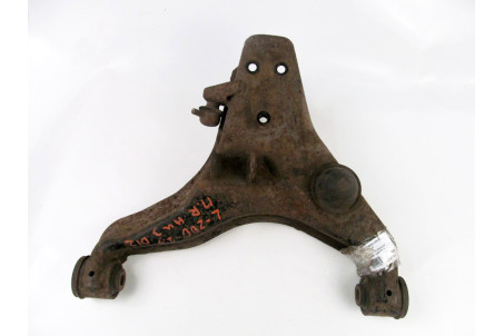 Важіль передній правий нижній Mitsubishi L200 2005-2015 4013A088 (14426)