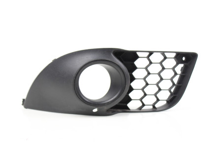 Накладка ПТФ права 11- Mitsubishi Lancer X (CY) 2007-2013 8321A124 (15068)