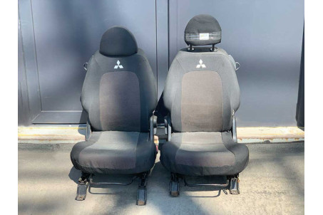 Сиденья передние ткань 3D Mitsubishi Colt (Z30) 2004-2012 6911A203XA (15378)