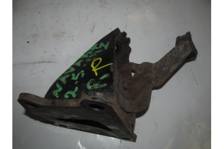Кронштейн двигуна правий Nissan Navara (D40) 2005-2013 11232EB300 (15746)