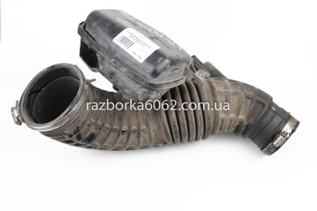 Патрубок воздушного фильтра 08- Nissan Navara (D40) 2005-2013 16576EB30C (15758)
