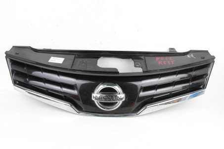 Решетка радиатора 10- Nissan Note (E11) 2006-2013 62310BH00H (16488)