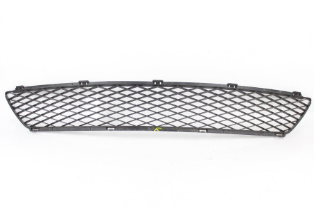 Решітка в бампер Mazda 6 (GG-GY) 2003-2007 GJ6A501T1 (17130)
