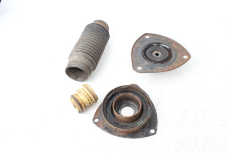 Опора переднього амортизатора Mitsubishi Galant (DJ) 2003-2012 MR589432 (17556)