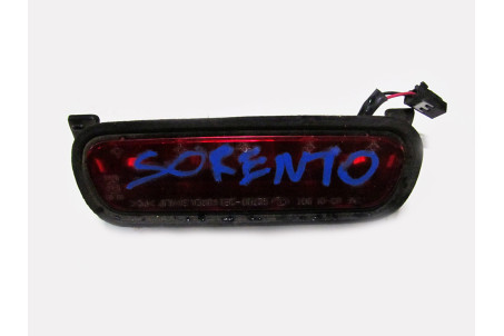 Ліхтарик в кр. багажника (центральний) Kia Sorento (BL) 2002–2009 927003E0 (18127)