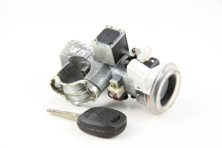 Замок зажигания -06 Subaru Legacy (BL) 2003-2009 83191AG100 (18150)