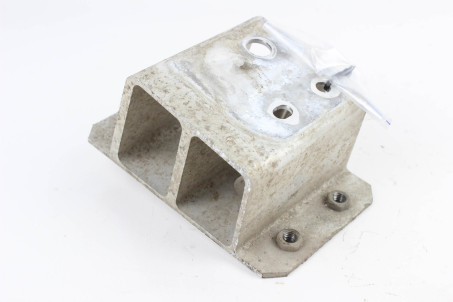 Кронштейн підсилювача бампера задній лівий Toyota RAV-4 III 2005-2012 5832442010 (18325)