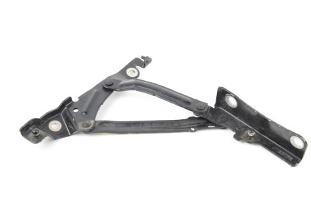 Петля кришки багажника права седан Mazda 3 (BL) 2009-2014 BBM452710A (18357)