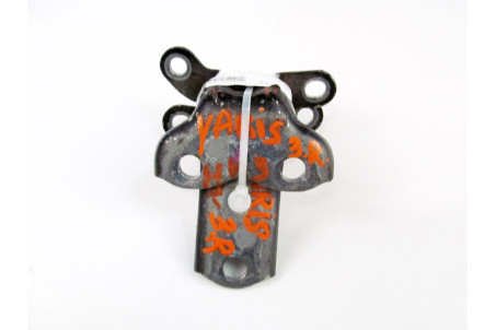 Петля двери задней правой Toyota Yaris 2005-2011 6875020120 (18572)