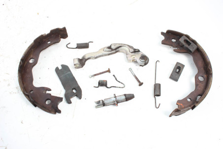 Механізм гальмівний лівий Nissan Qashqai (J10) 2007-2014 44201CY001 (18786)