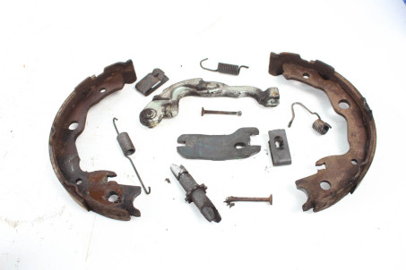 Механізм гальмівний правий Nissan Qashqai (J10) 2007-2014 44200CY001 (18787)