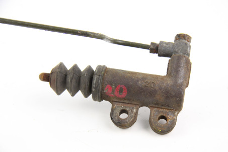 Циліндр зчеплення робочий 2.0-2.4 Mitsubishi Outlander (CU) 2003-2008 MD770676 (18874)