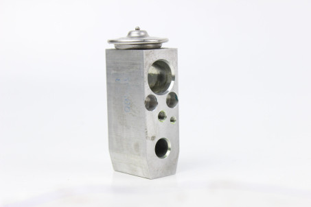 Клапан испарителя кондиционера Nissan Qashqai (J10) 2007-2014 922006N205 (19040)